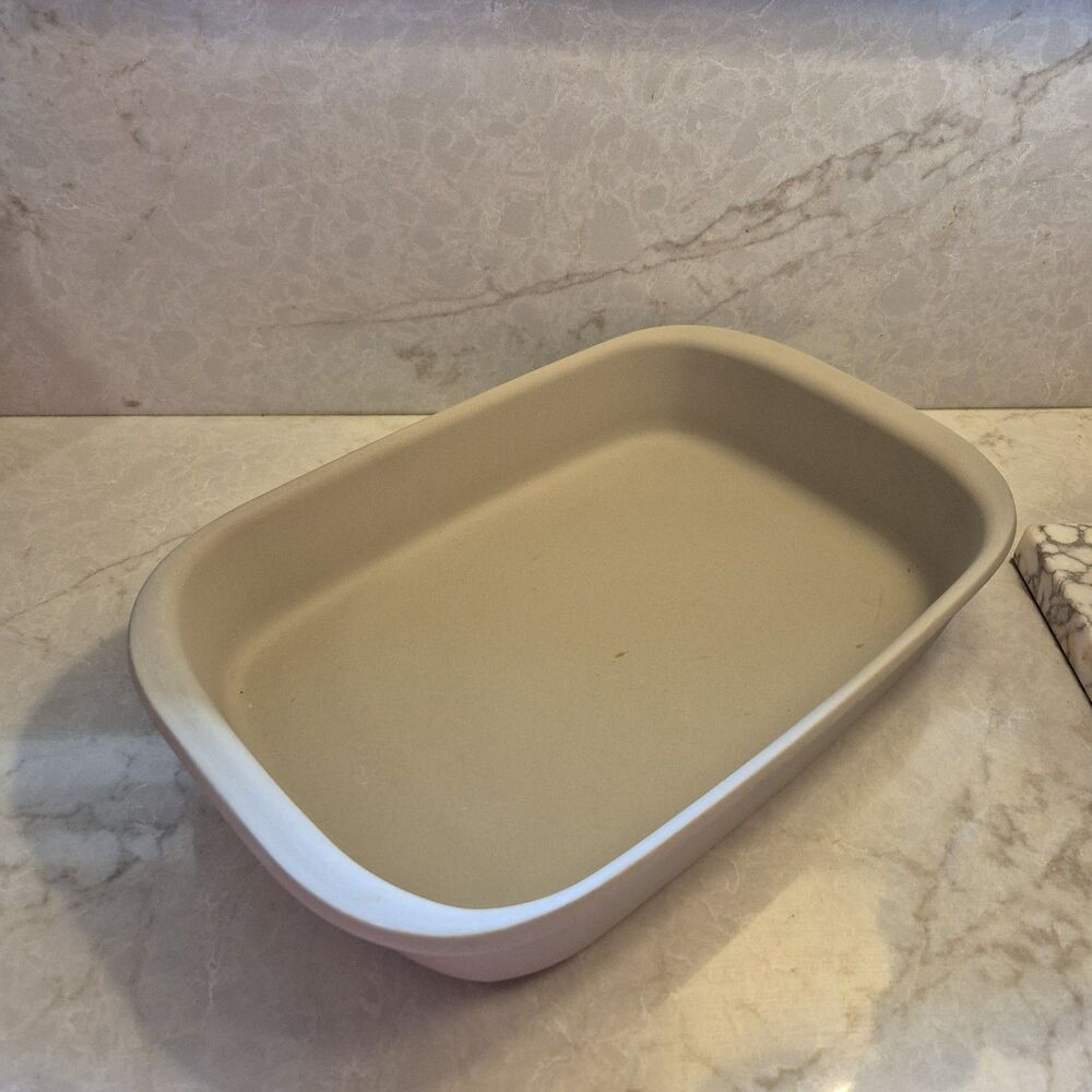 Pampered Chef Beige Ceramic-Look Rectangular Baking Dish - Picture 5 of 5
